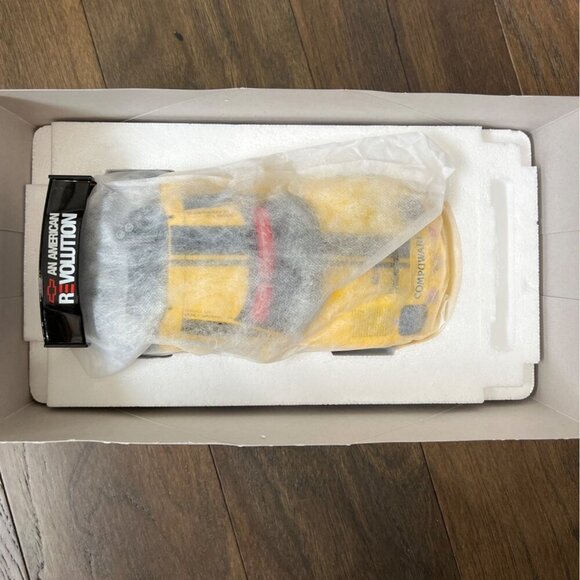 ACTION 2004 C5R Corvette #8 Compuware Dale Earnhardt Boris Said MIB - Picture 6 of 10